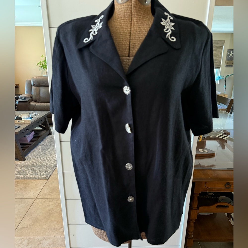 Black Short-Sleeve Button Front Top with Embroidered Collar